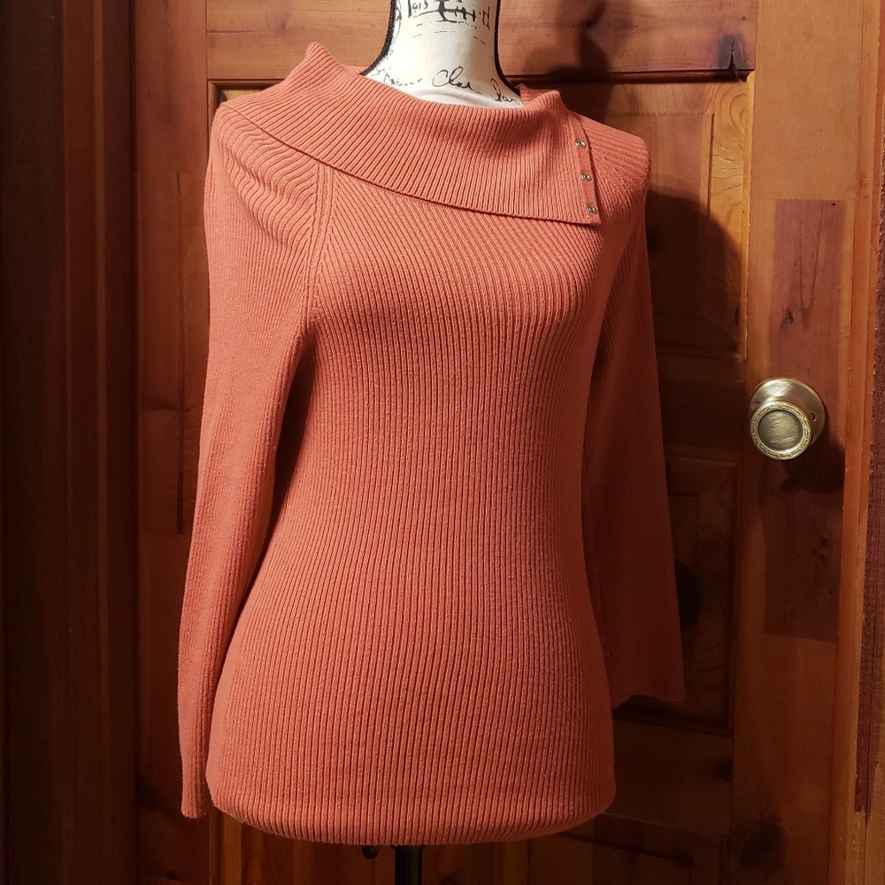 💙3/$25💙Nice orange sweater by "Takeout"